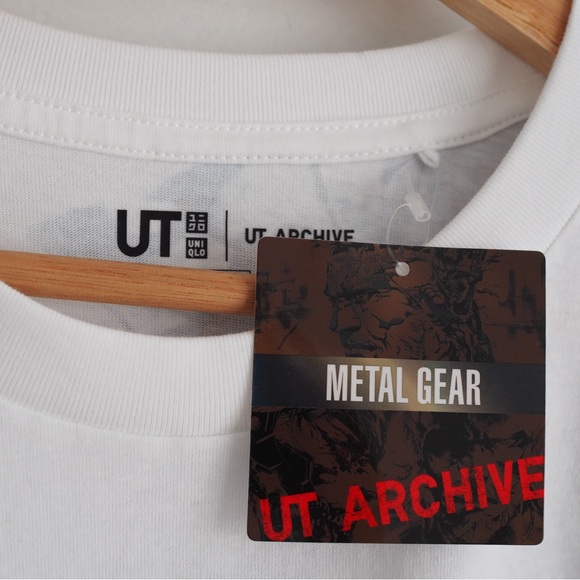 Metal Gear Solid Peace Walker Game Uniqlo Graphic T Shirt New - Picture 2 of 7